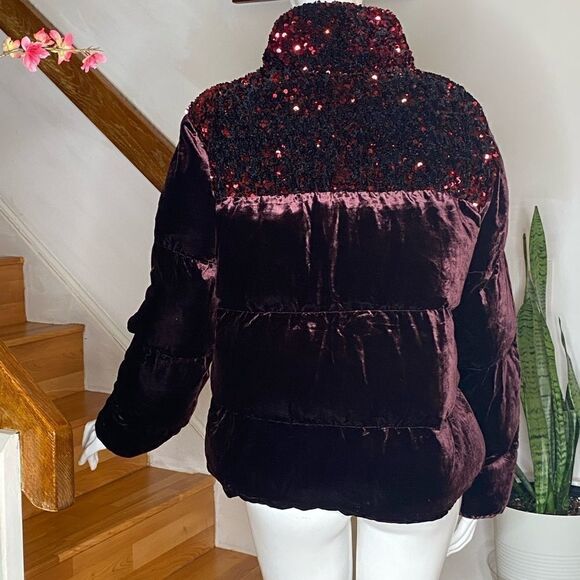 Anthropologie
Vera Sequined Velvet Puffer Jacket - Picture 8 of 9